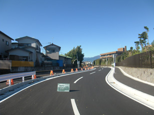 相模川流域下水道右岸処理場　鹿見堂排水路遊歩道工事県単管理